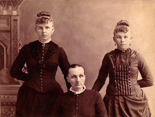 Maggie & Annie Rosendale With Mom ca 1888