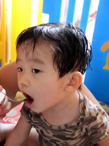 Ethan_eating durian