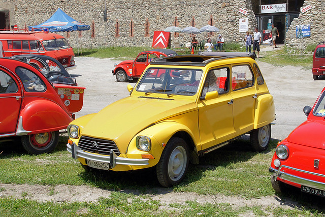 Meeting for 20 years the Club 2CV and derivedVinadio CN 242526 June 