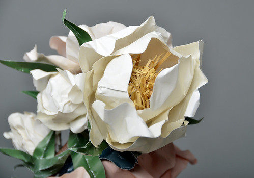 Flores de papel por Helen Frances