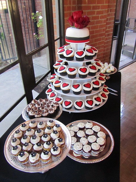 Red Black and White Wedding Cupcake Table