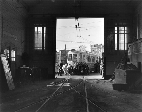 04-16-1957_14429 Eerste gelede tram