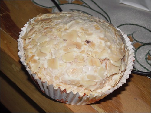 almond cream cake