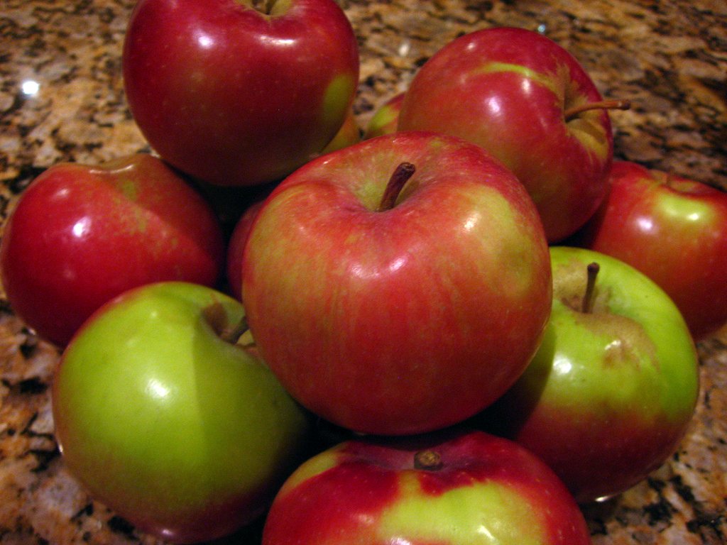 Macintosh Apples