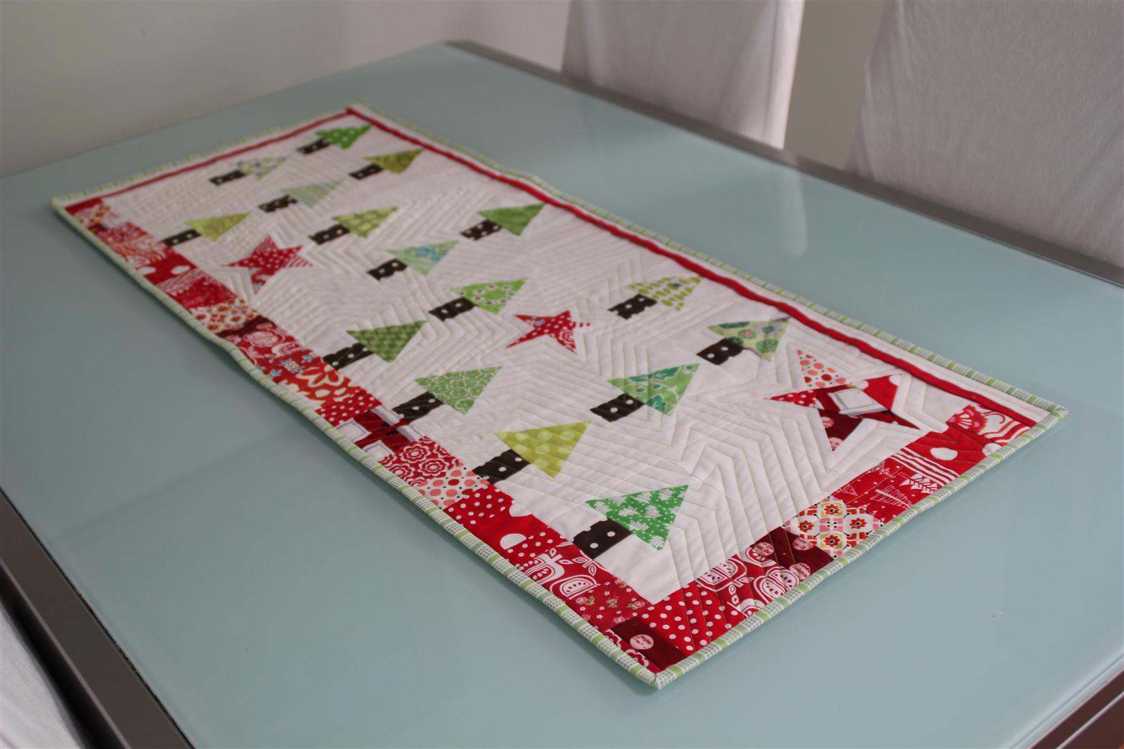 Christmas Table Runner completely finished...