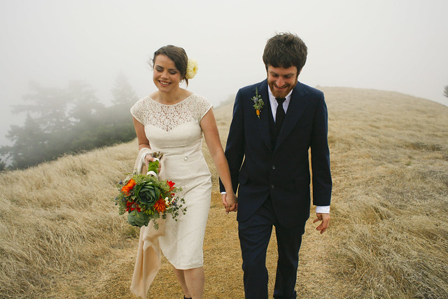 wedding photography in a foggy field