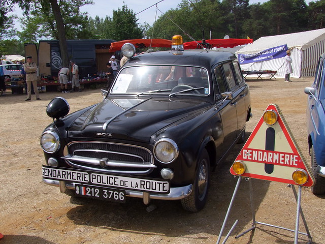 Peugeot 403 U5 break gendarmerie 1961