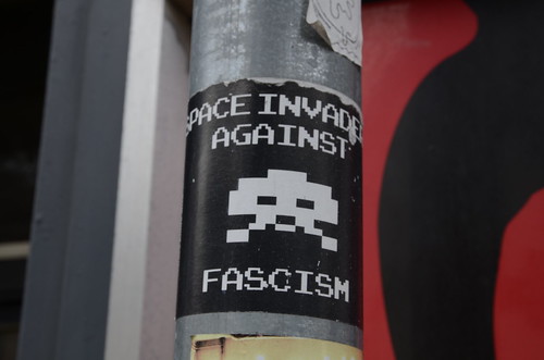 Space invaders against fascism