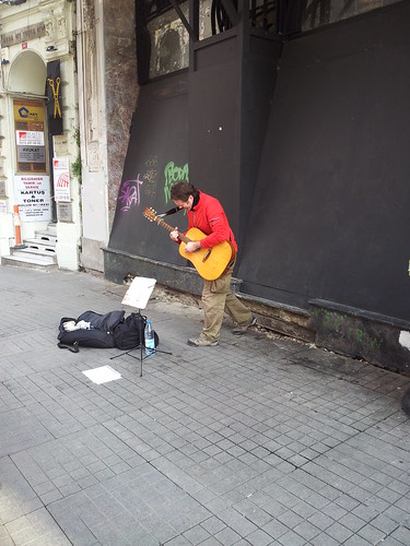 İstiklâl Caddesi - utcai zenész
