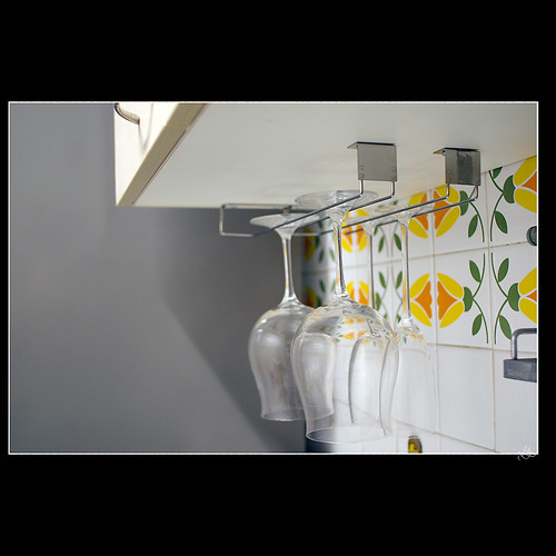 PICT3801 - 室內設計DIY之廚房加了酒杯架