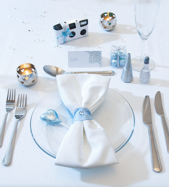ice blue and teal blue wedding purple wedding table settings