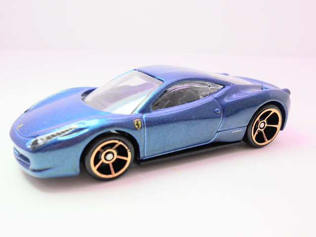 hot wheels ferrari 458 italia blue 2 