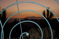 Atardecer y puesta de sol desde el mirador de La Degollada de Becerra en Tejeda Gran Canaria Islas Canarias España.