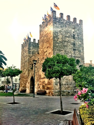 Alcudia old walls