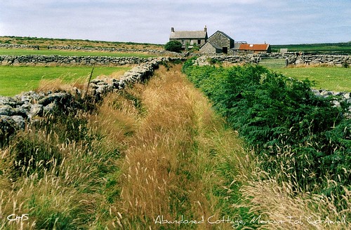 Abandoned cottage near the Men-an-Tol, Lands End (35mm) by Stocker Images