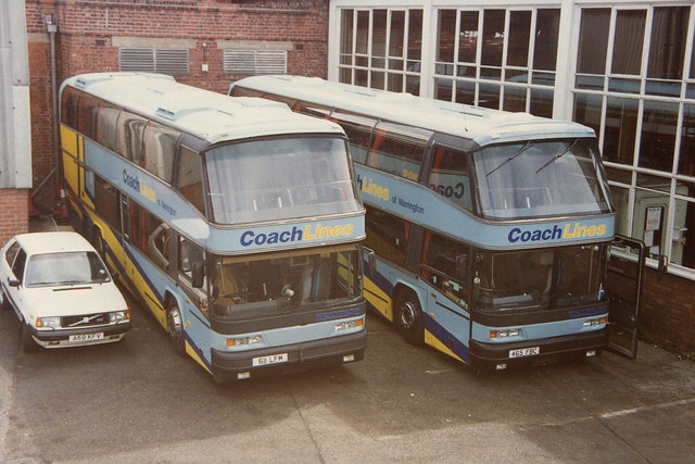 1990 C1011 C10 456FBC and C11 611LFM were a pair of Neoplan Skyliners