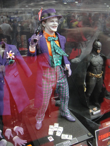 San Diego Comic-Con 2011 - Jack Nicholson as the Joker statue (Sideshow Collectibles booth) by PopCultureGeek.com