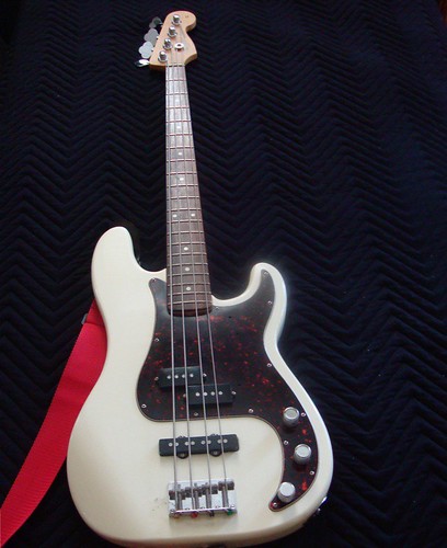 Fender P Bass Special by trudeau