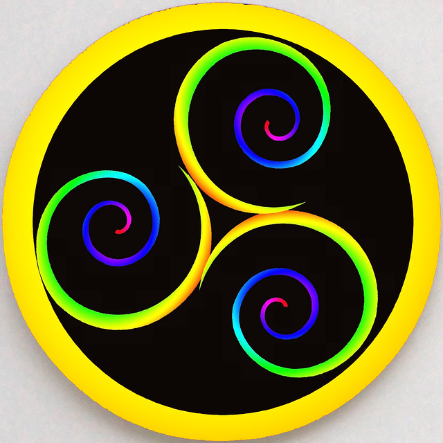 Modern Triskele Spiral
