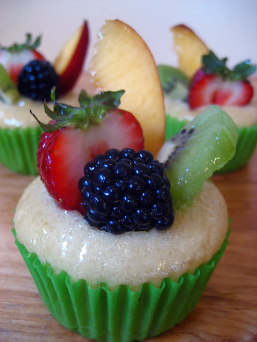 Vegan Fruit Tart Cupcakes