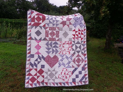 A Twist on Tradition bee quilt finished