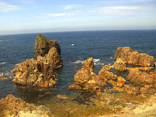 日本海と巨岩/Japan Sea and Massive Rock