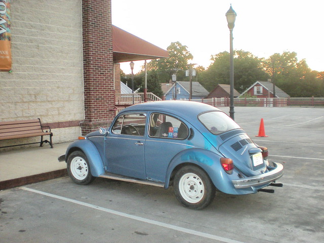 1974 Volkswagen Beetle With White Wheels Left Side