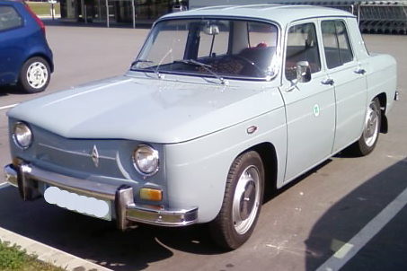 It's a nicely renovated Renault 10 Major from the 1960s