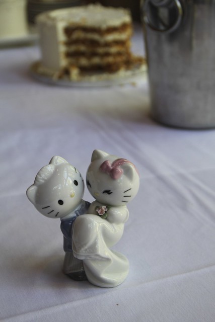 Hello Kitty wedding cake topper