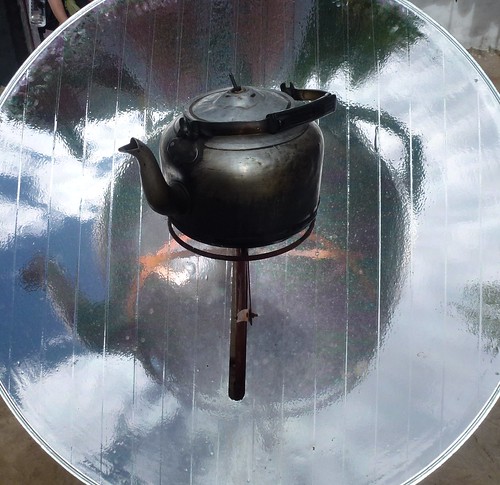 Solar oven and boiling kettle by Brombags1