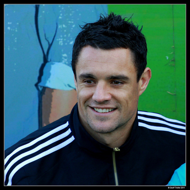 Dan Carter and the rest of the All Blacks visit Christchurch during the 
