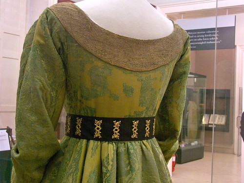 Mary of Burgundy's gown - back closeup