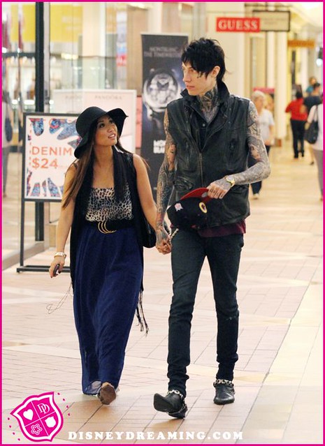 Brenda Song And Boyfriend Trace Cyrus Shopping