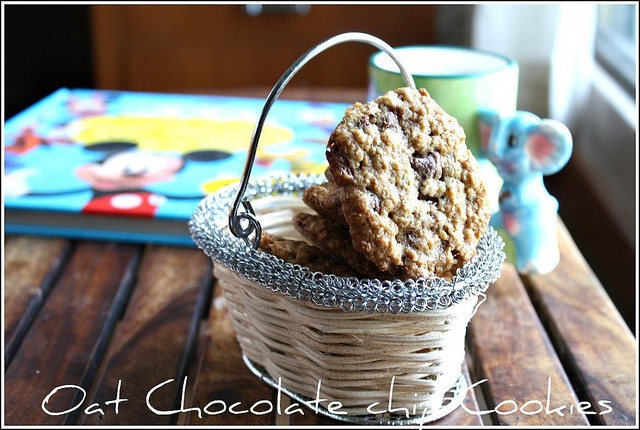 Eggless Oat Chocolate chip cookies