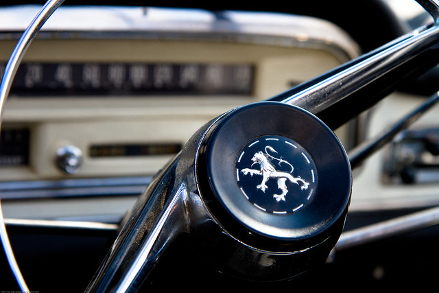 Dettagli di altri tempi Peugeot 404 Cabrio