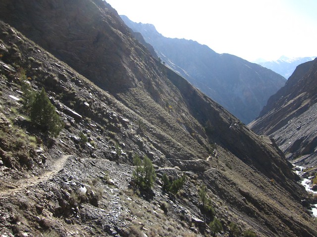 The trail to Pokara village.