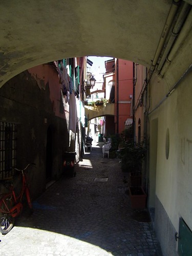 7] Celle Ligure (SV): via degli Archi - ❷ by mpvicenza
