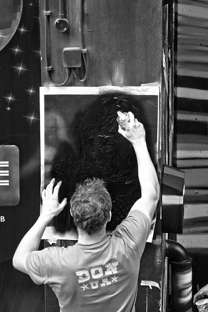 Amy Winehouse stencil 1 2 Artist at work