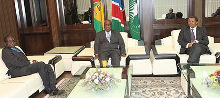 Zimbabwe President Robert Mugabe, (left) along with Hifikipunye Pohamba of Namibia and Kikwete of Tanzania. The SADC national liberation parties seek to re-ignite fraternal relations. by Pan-African News Wire File Photos