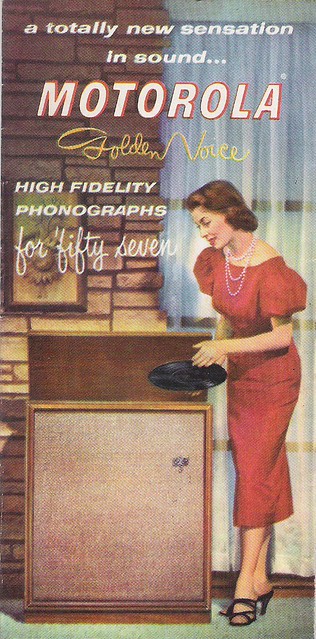MOTOROLA Golden Voice Phonographs, Radio Dealer Folder (USA 1957)_1