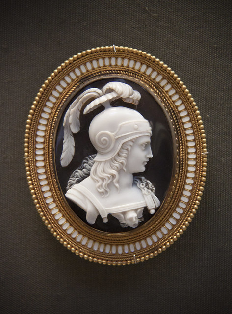 Helmeted warrior, Onyx cameo brooch, Rome about 1860