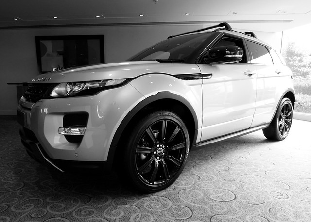 Evoque Unleashed with the new Black Wheels Cardiff black evoque