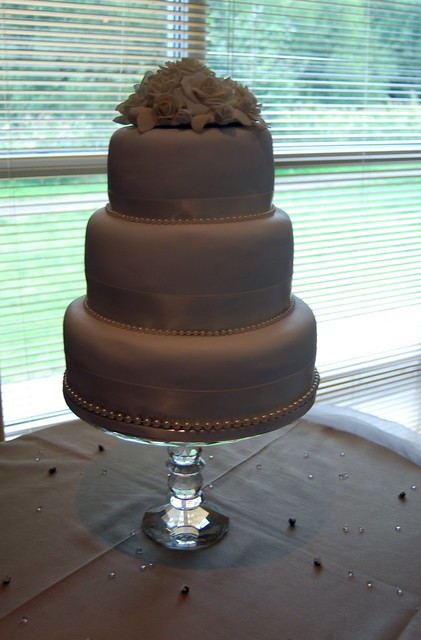 WHITE AND CHAMPAGNE ROSE WEDDING CAKE DANIEL Three tier wedding cake cake 