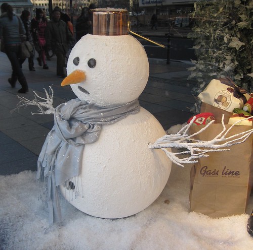 lumiukko Berliinissä by Anna Amnell