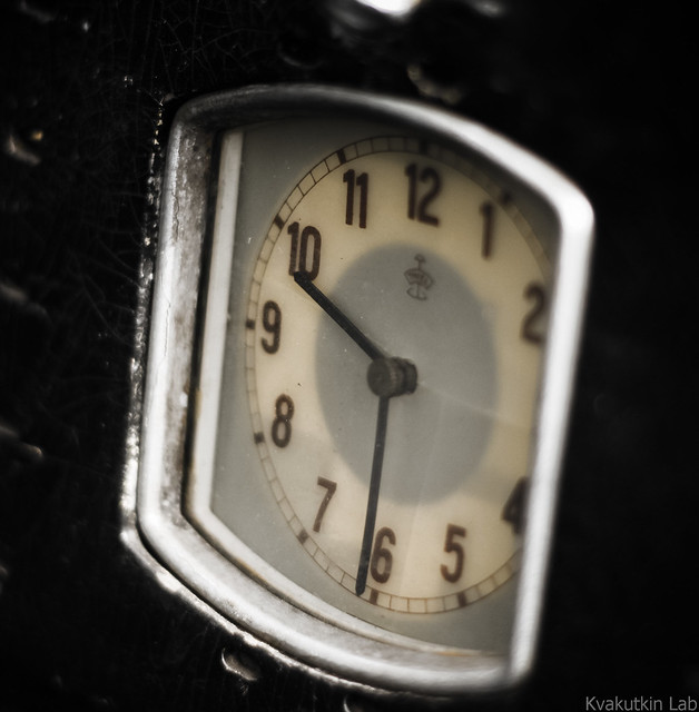 BMW oldtimer clock