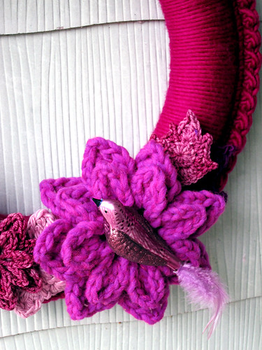crochet wrapped wreath w/flowers