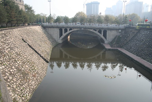 2011-11-18 - Xian - City wall - 05 - Moat