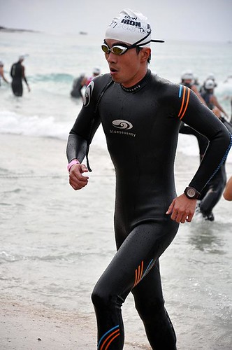 2011 Ironman 70.3 Taiwan游泳出水照(1)