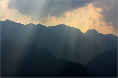 Mount Fansipan with sun rays by Zé Eduardo...