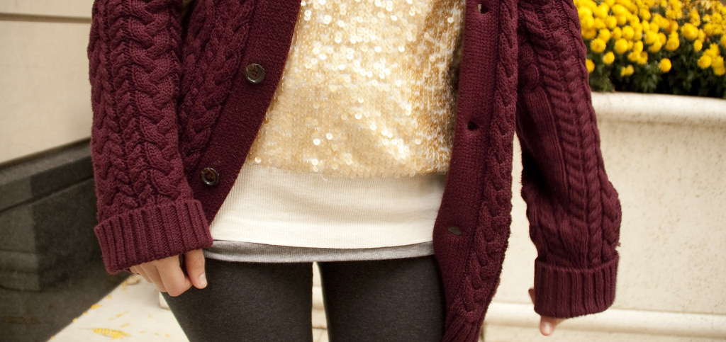dashdotdotty, outfit blog, sequin sweater, casual saturday, how to, leggings, boots, boy's sweater, maroon
